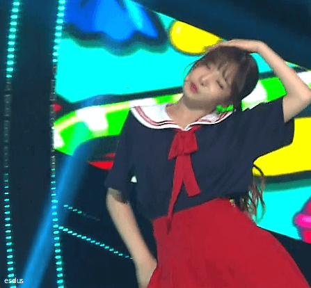 세라복 입고 촬영하는 노지선.gif | 인스티즈