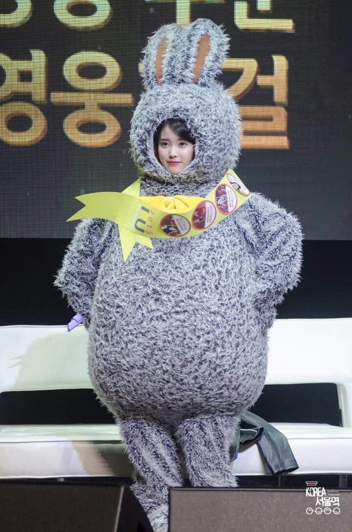 아이유 9주년 ㅊㅋ.jpgif | 인스티즈