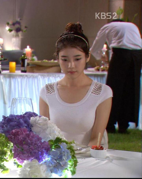 섹시가수 아이유.gif | 인스티즈