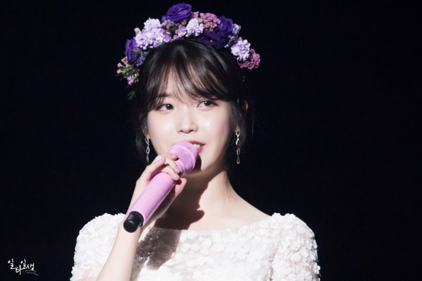아이유 부산콘 포토타임 직찍.jpg | 인스티즈