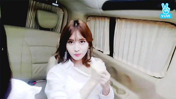 한손으로 숫자 세다가 큰일날 뻔한 모모.jpg | 인스티즈