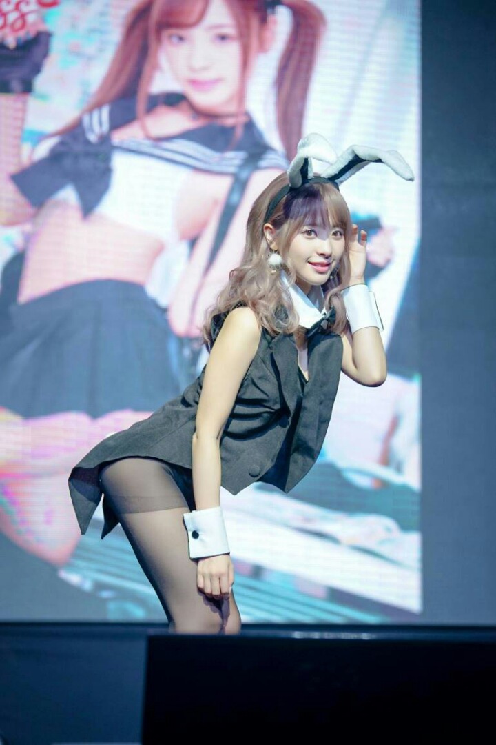 [일본AV] 모모노기 카나 한국팬미팅 기사사진 & 광장시장 방문사진 | 인스티즈