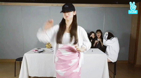 웃음 참고 춤추는 귀여운 오마이걸 아린.gif | 인스티즈