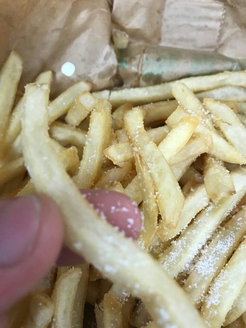 고객 엿먹이는 명동 맥도ㄴㄷ 직원.이거 문제있는거 아닌가요?? | 인스티즈